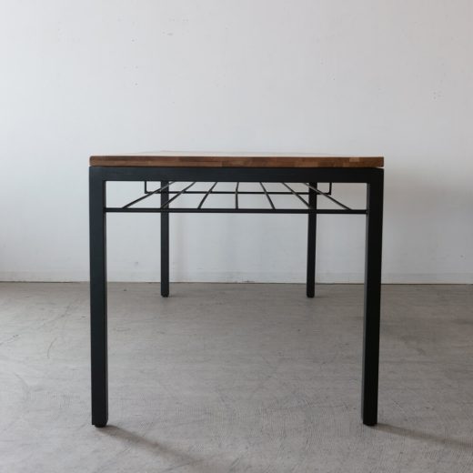 ［B品］棚付き ホワイトオーク無垢材テーブル/ オイル仕上げ（耳付加工 / 厚み仕上げタイプ）アイアン脚