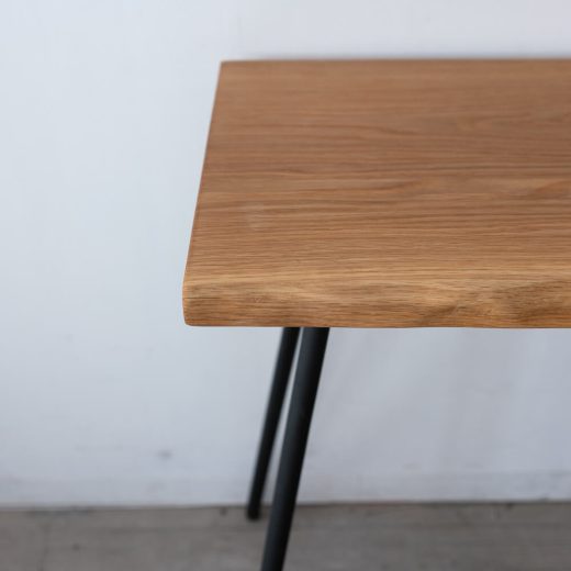 ［現品SALE］北海道産 沢胡桃材 幅剥ぎ天板 耳付き（オイル仕上げ/ アイアン4本脚）