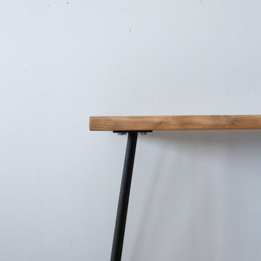 ［現品SALE］北海道産 沢胡桃材 幅剥ぎ天板 耳付き（オイル仕上げ/ アイアン4本脚）