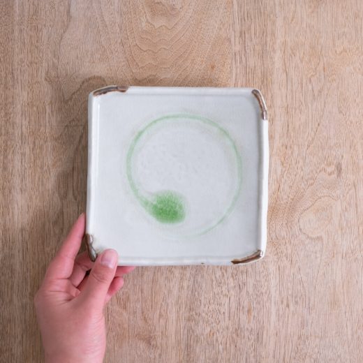 【WEB限定】鳴門貫入 四ツ足角皿 -器市-