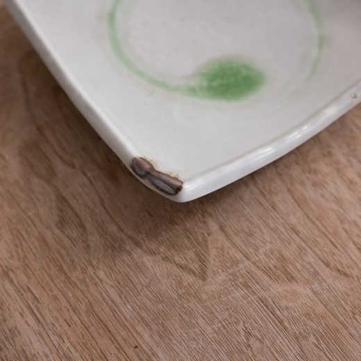 【WEB限定】鳴門貫入 四ツ足角皿 -器市-