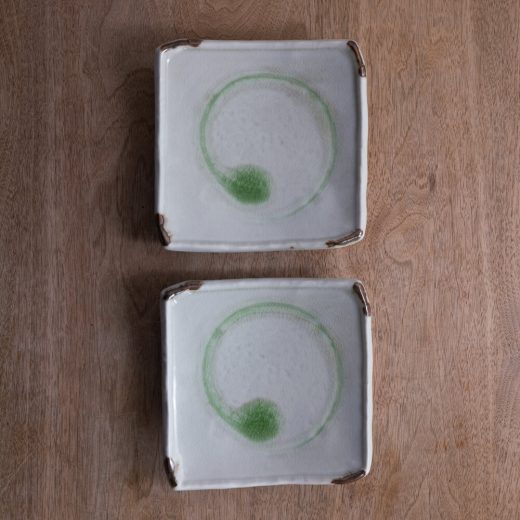 【WEB限定】鳴門貫入 四ツ足角皿 -器市-