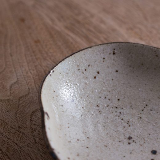 【WEB限定】砂粉引 変形三角鉢 (小) -器市-