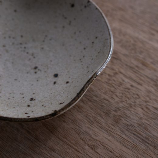 【WEB限定】砂粉引 変形三角鉢 (小) -器市-