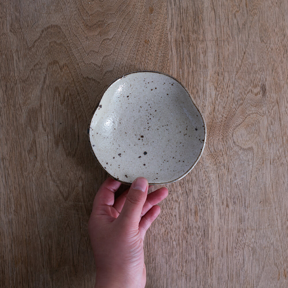 【WEB限定】砂粉引 変形三角鉢 (小) -器市-