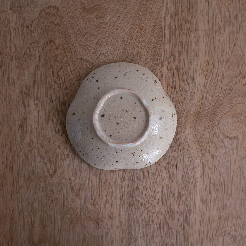 【WEB限定】砂粉引 変形三角鉢 (小) -器市-