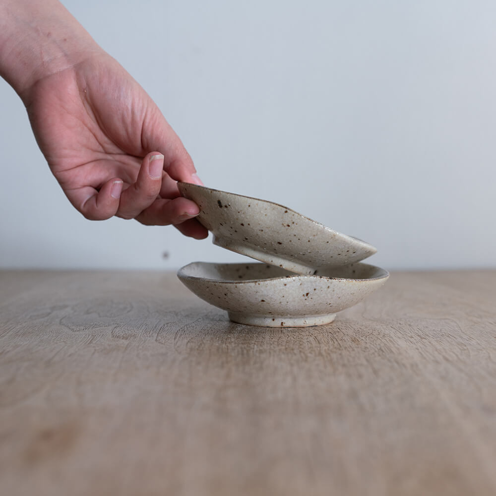 【WEB限定】砂粉引 変形三角鉢 (小) -器市-