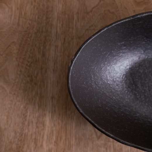 【WEB限定】27cm砂目楕円鉢 黒 -器市-