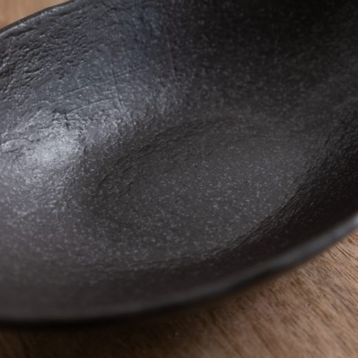 【WEB限定】27cm砂目楕円鉢 黒 -器市-