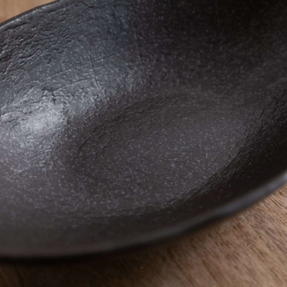 【WEB限定】27cm砂目楕円鉢 黒 -器市-