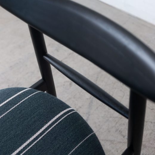 ［現品SALE］ emi チェア ホワイトオーク ウレタンBK色 (張地)Urd stripe37