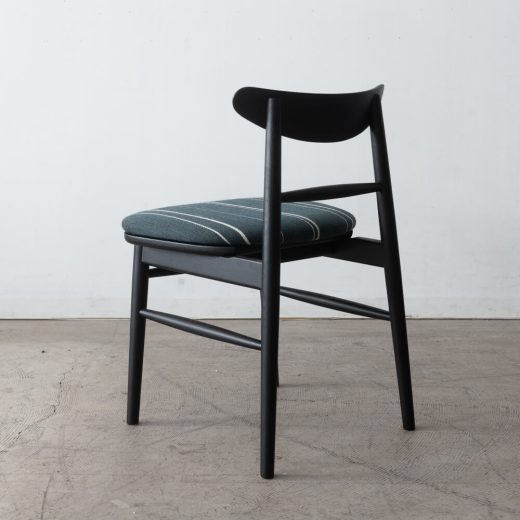 ［現品SALE］ emi チェア ホワイトオーク ウレタンBK色 (張地)Urd stripe37