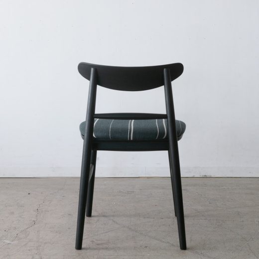 ［現品SALE］ emi チェア ホワイトオーク ウレタンBK色 (張地)Urd stripe37