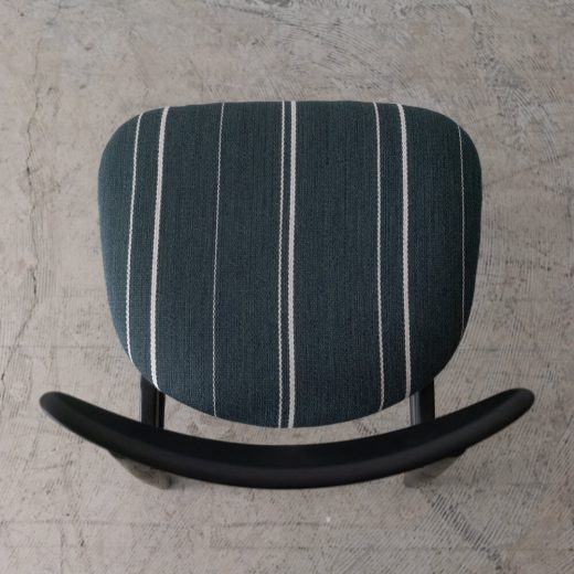 ［現品SALE］ emi チェア ホワイトオーク ウレタンBK色 (張地)Urd stripe37