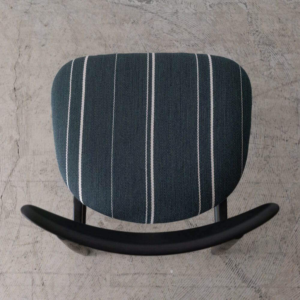 ［現品SALE］ emi チェア ホワイトオーク ウレタンBK色 (張地)Urd stripe37