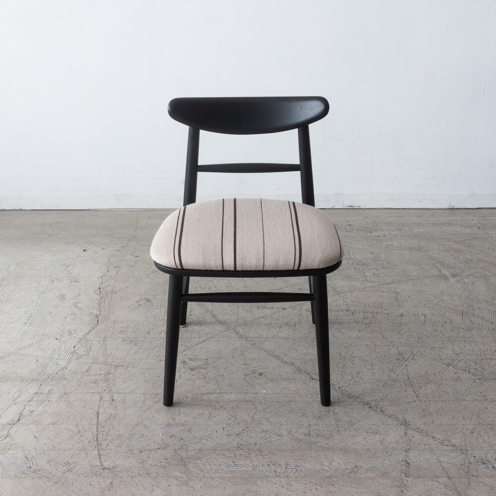 ［現品SALE］ emi チェア ホワイトオーク ウレタンBK色 (張地)Urd Stripe 5