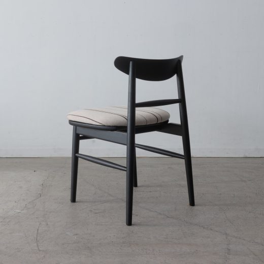［現品SALE］ emi チェア ホワイトオーク ウレタンBK色 (張地)Urd Stripe 5