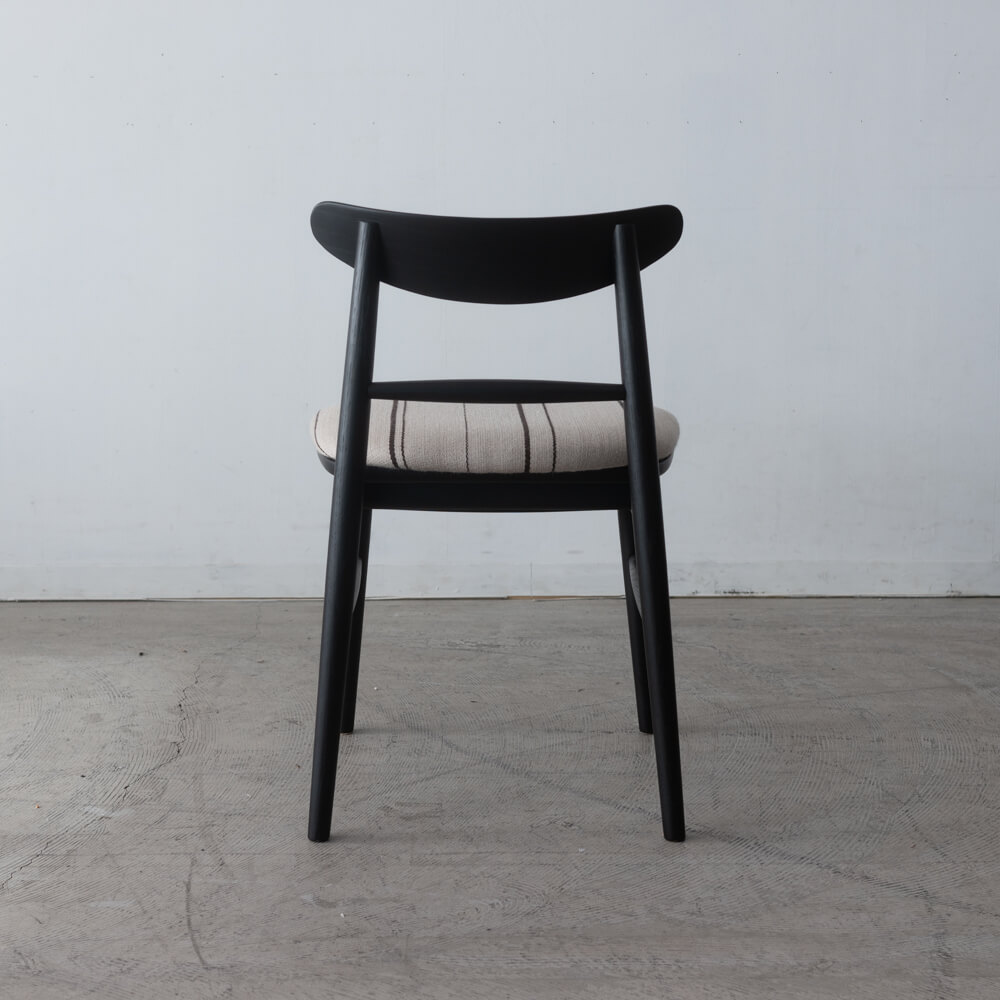 ［現品SALE］ emi チェア ホワイトオーク ウレタンBK色 (張地)Urd Stripe 5