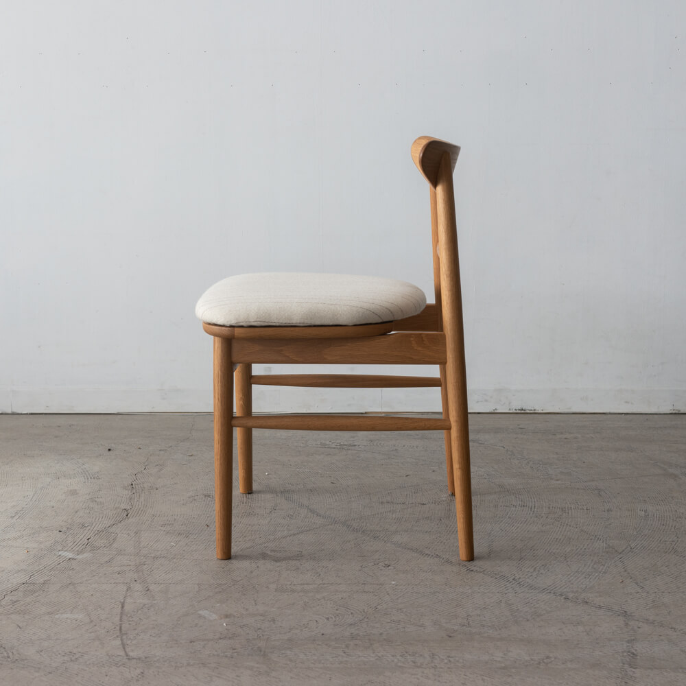 ［現品SALE］ emi チェア ホワイトオーク ウレタンNA色 (張地)KV SAMSφ19-501/104