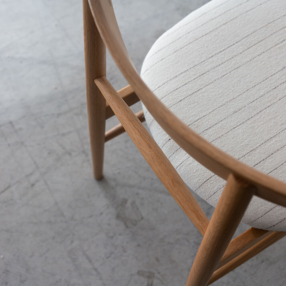 ［現品SALE］ emi チェア ホワイトオーク ウレタンNA色 (張地)KV SAMSφ19-501/104