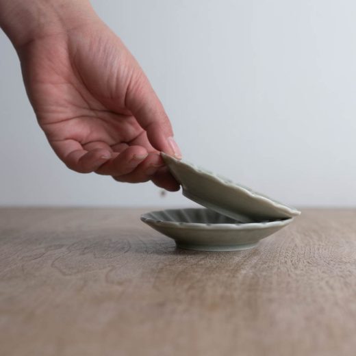 【WEB限定】花型小皿 スモークGR -器市-