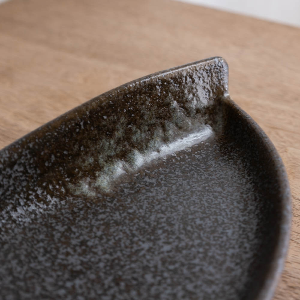 【WEB限定】黒釉 変形盛り付け鉢 -器市-