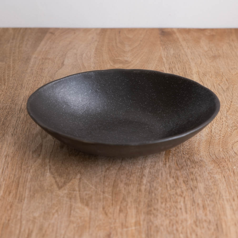【WEB限定】22cm砂目楕円鉢 黒 -器市-