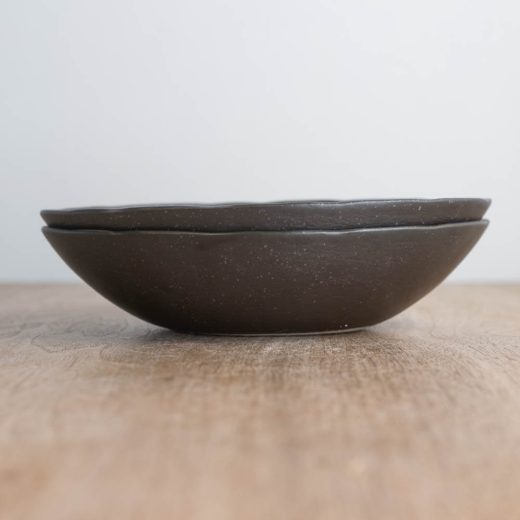 【WEB限定】22cm砂目楕円鉢 黒 -器市-