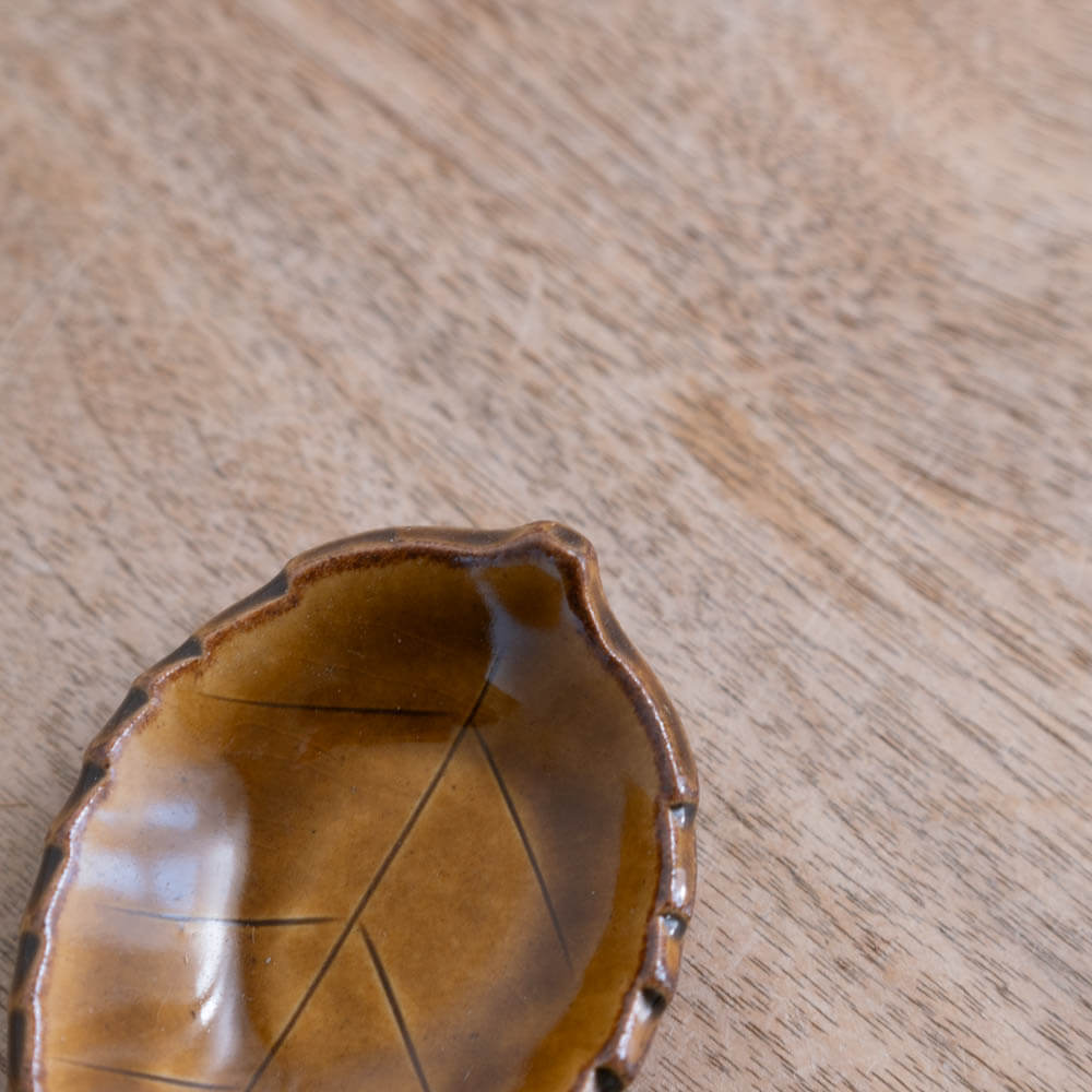 【WEB限定】木の葉豆皿（アメ）-器市-