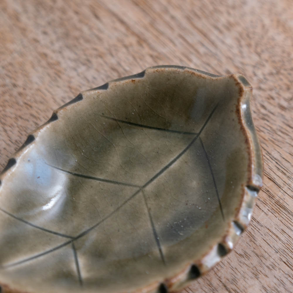 【WEB限定】木の葉豆皿（オリベ）-器市-