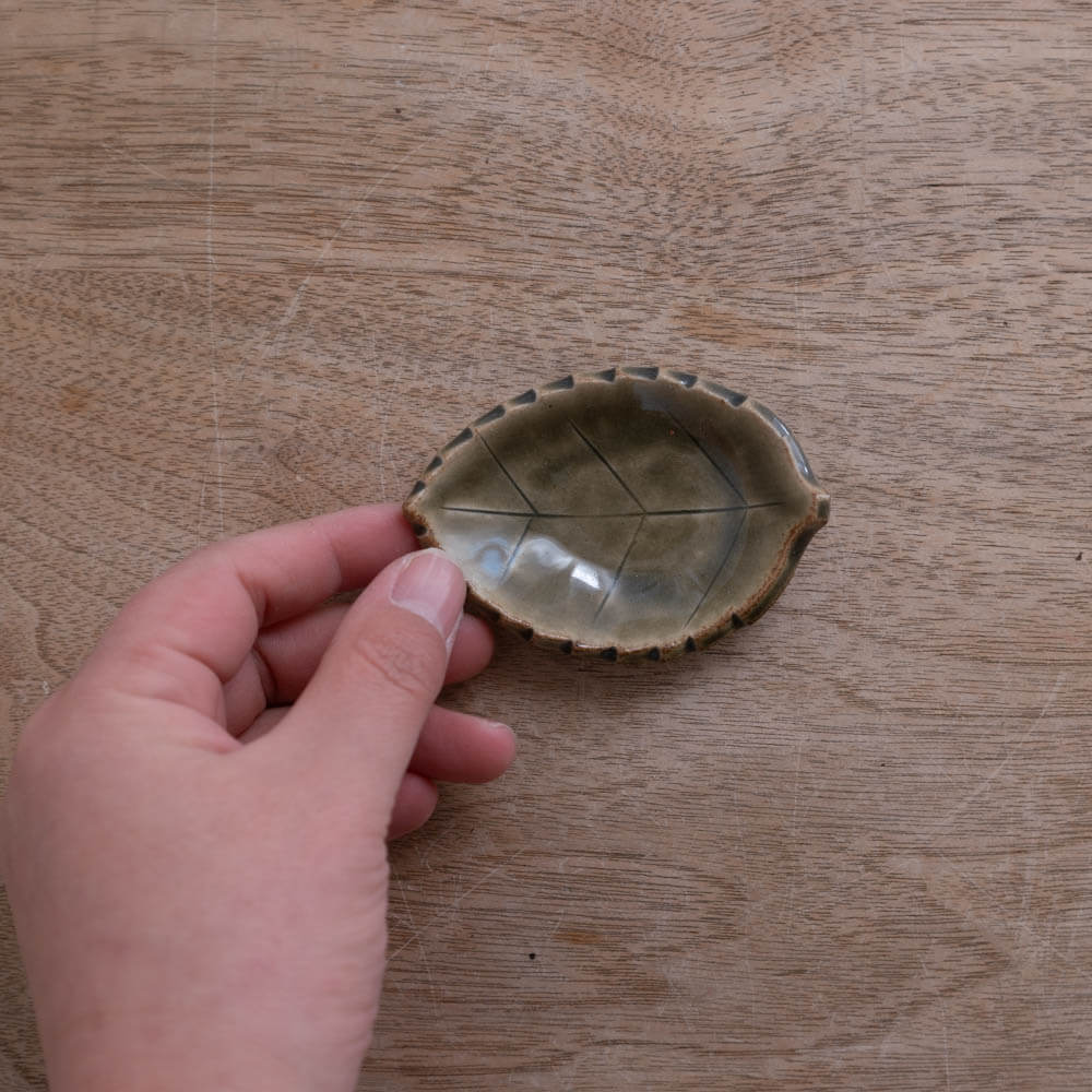【WEB限定】木の葉豆皿（オリベ）-器市-