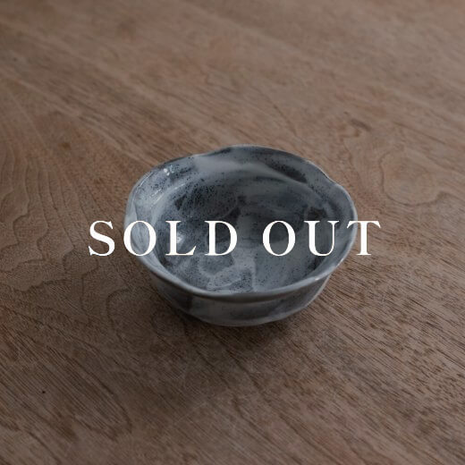 アウトレット食器（器市）の白雲 花型小鉢 売り切れ