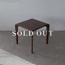 アウトレット家具の［数量限定］新品 dura サイドテーブル ST40103Q-PD700 売り切れ