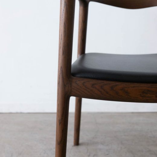 ［数量限定］BRIDGE ライトチェア（DB）座面：R2ブラック（革）