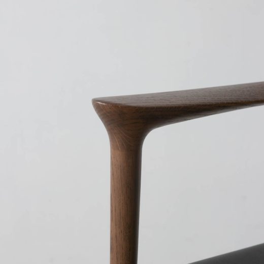 ［数量限定］BRIDGE ライトチェア（DB）座面：R2ブラック（革）