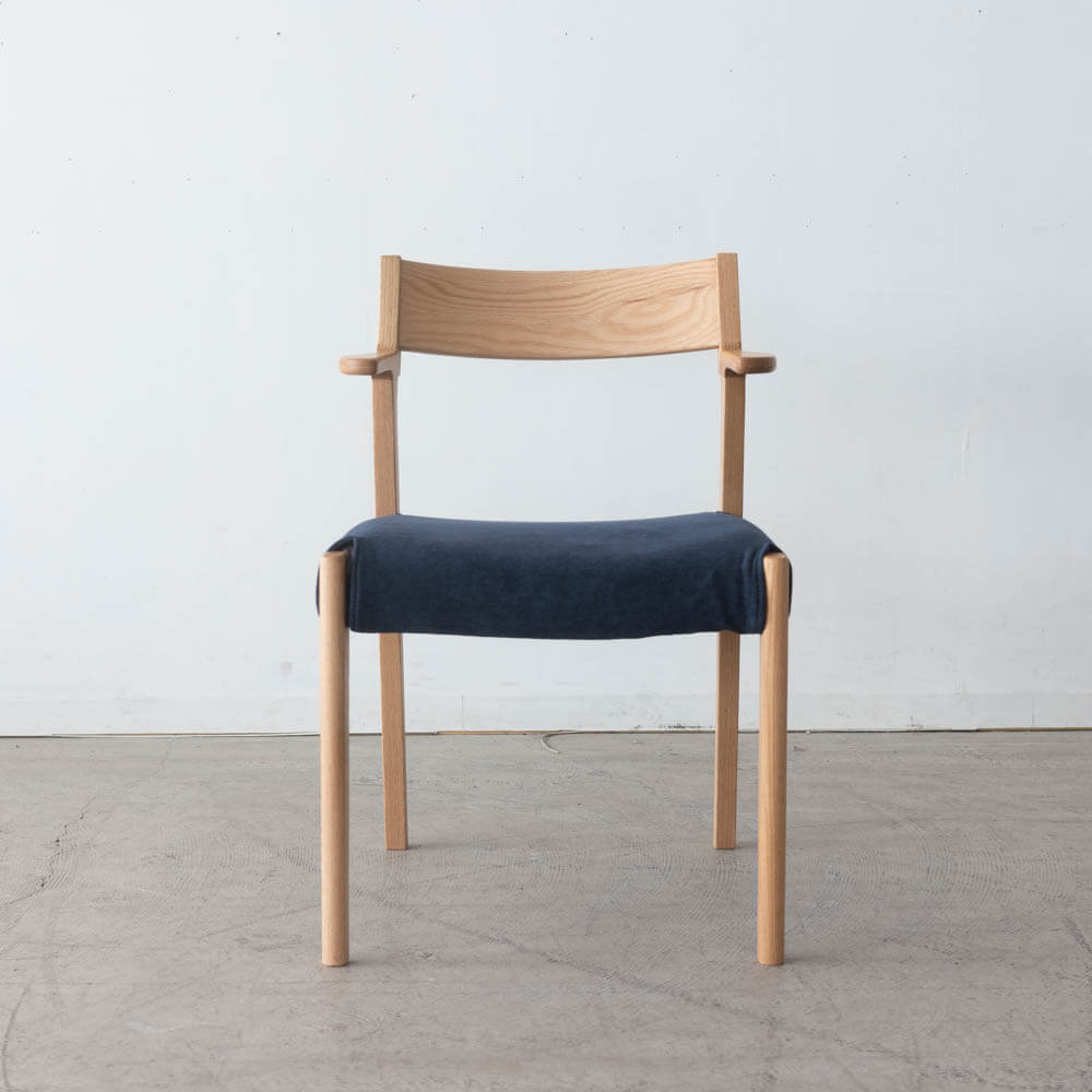 Primo 032 セミアームチェア OAK レッドオーク / ウレタン ST NA色