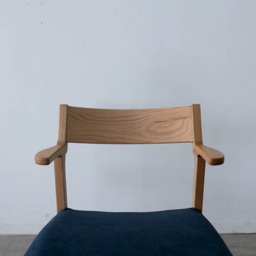Primo 032 セミアームチェア OAK レッドオーク / ウレタン ST NA色