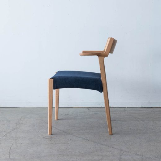 Primo 032 セミアームチェア OAK レッドオーク / ウレタン ST NA色