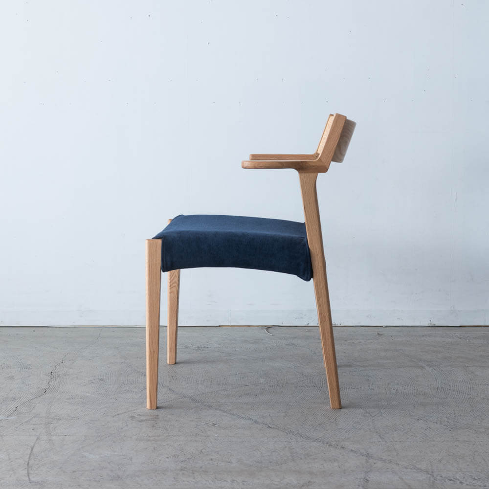 Primo 032 セミアームチェア OAK レッドオーク / ウレタン ST NA色