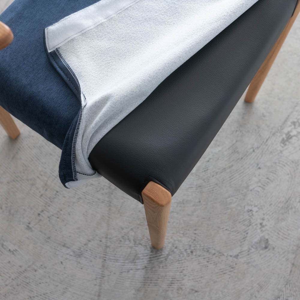 Primo 032 セミアームチェア OAK レッドオーク / ウレタン ST NA色