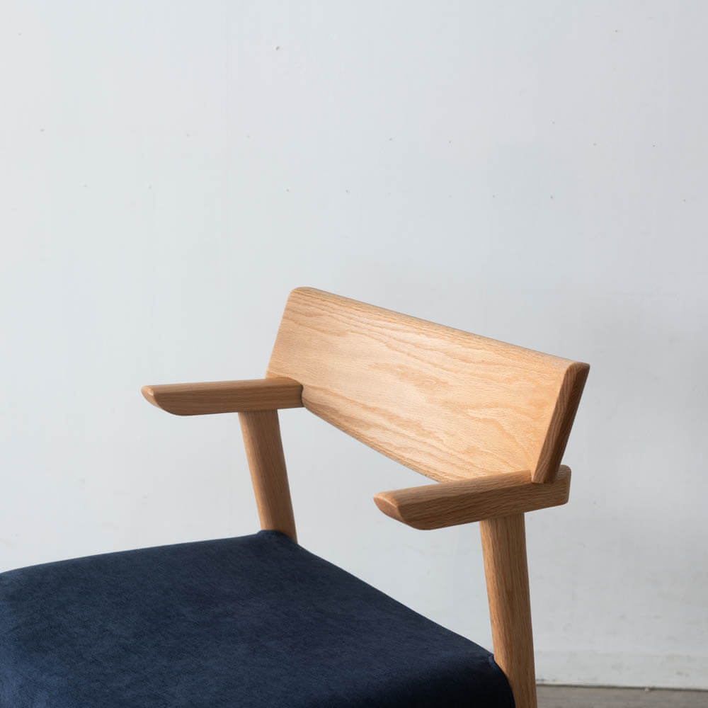 Primo 031 セミアームチェア OAK レッドオーク / ウレタン ST NA色