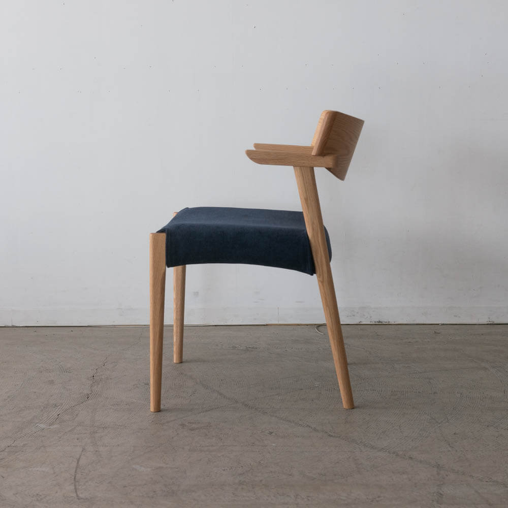 Primo 031 セミアームチェア OAK レッドオーク / ウレタン ST NA色