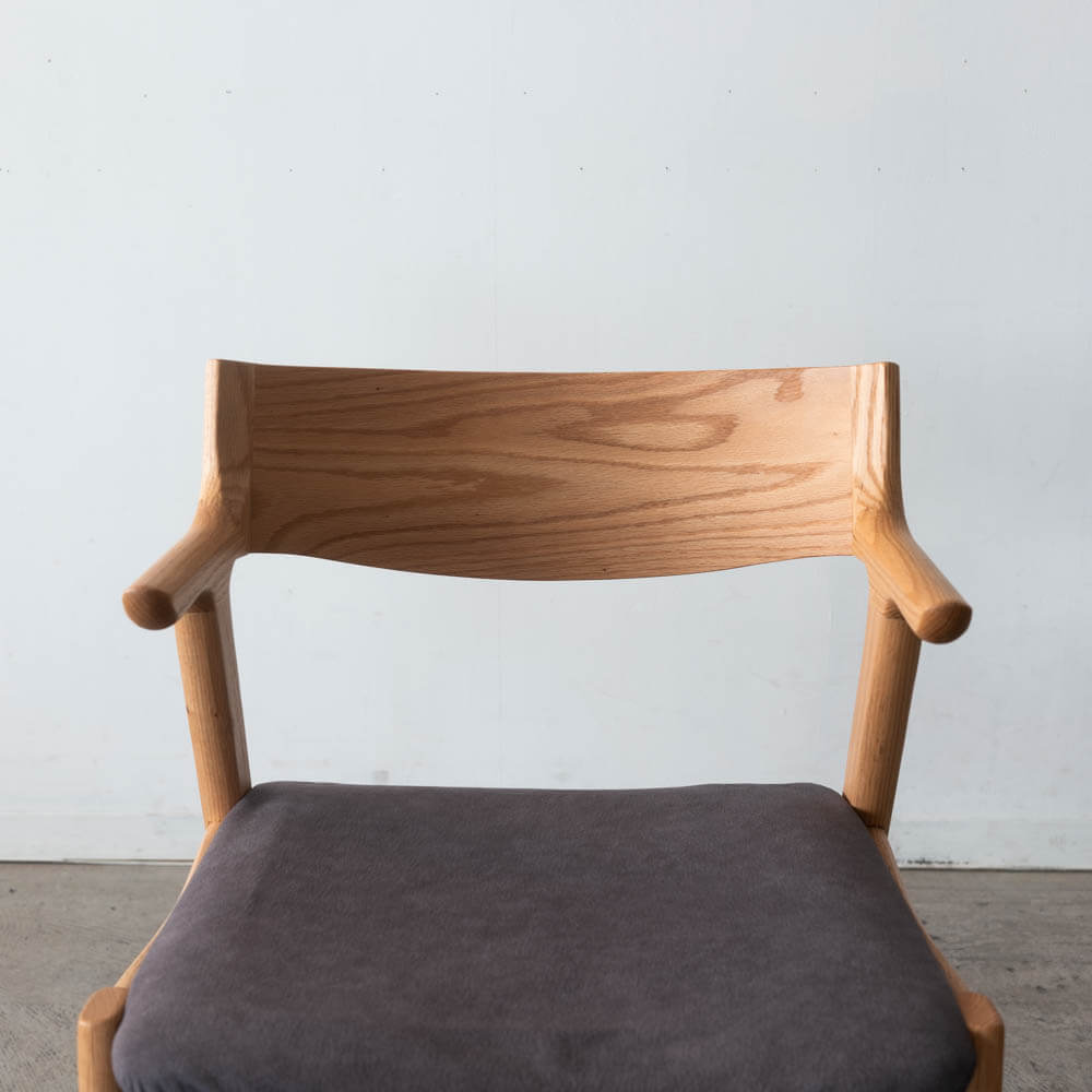 セミアームチェア グレーシャス 049 OAK レッドオーク材 / ウレタン ST