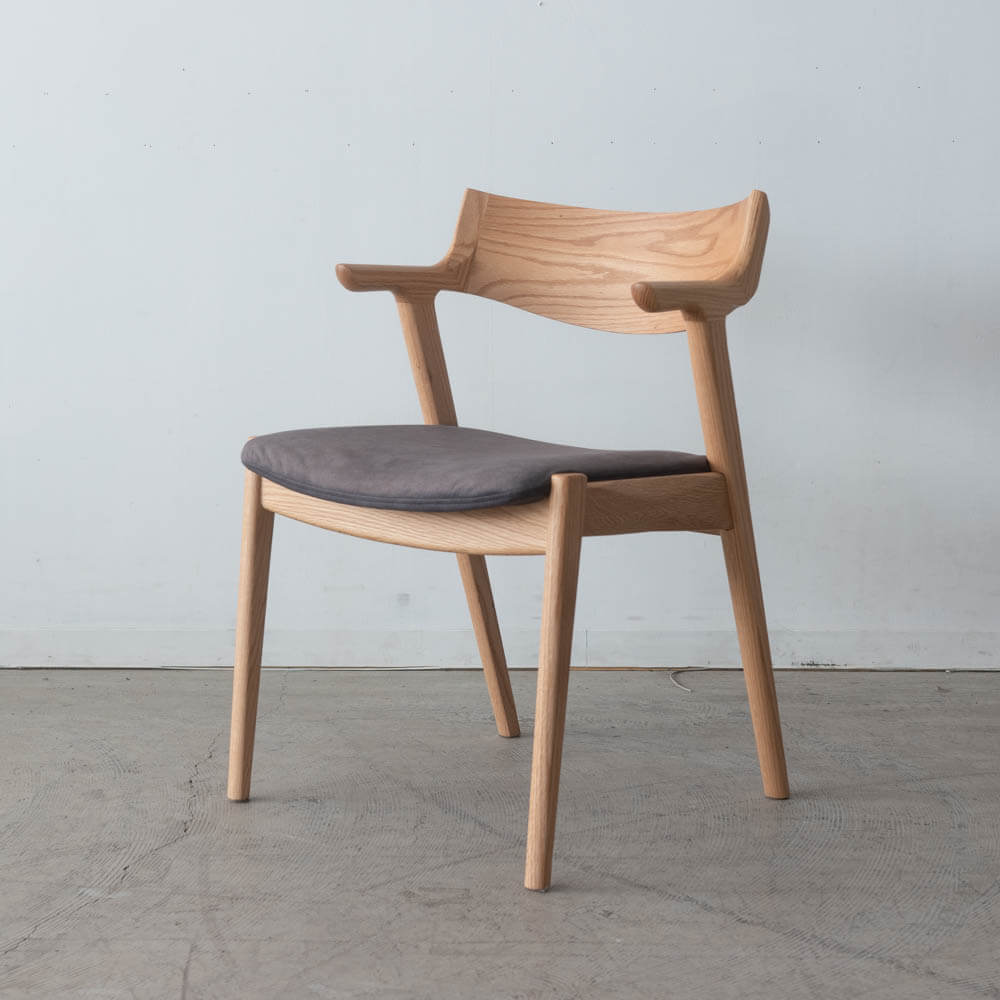 セミアームチェア グレーシャス 049 OAK レッドオーク材 / ウレタン ST