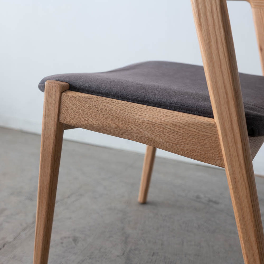 セミアームチェア グレーシャス 049 OAK レッドオーク材 / ウレタン ST NA色