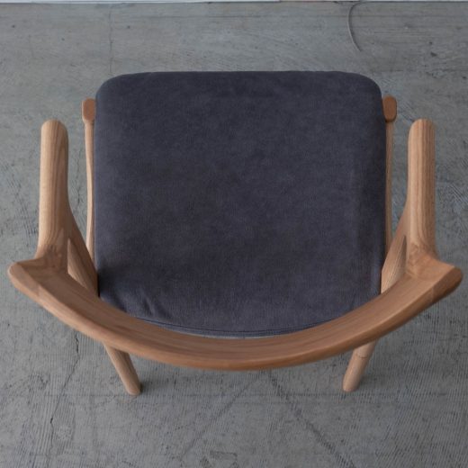 セミアームチェア グレーシャス 049 OAK レッドオーク材 / ウレタン ST NA色