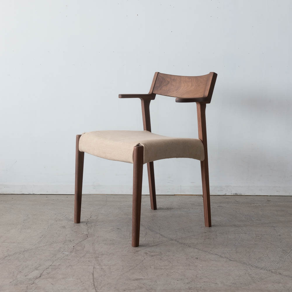 Primo 032 セミアームチェア WAL ウォールナット / ウレタン ST WN色