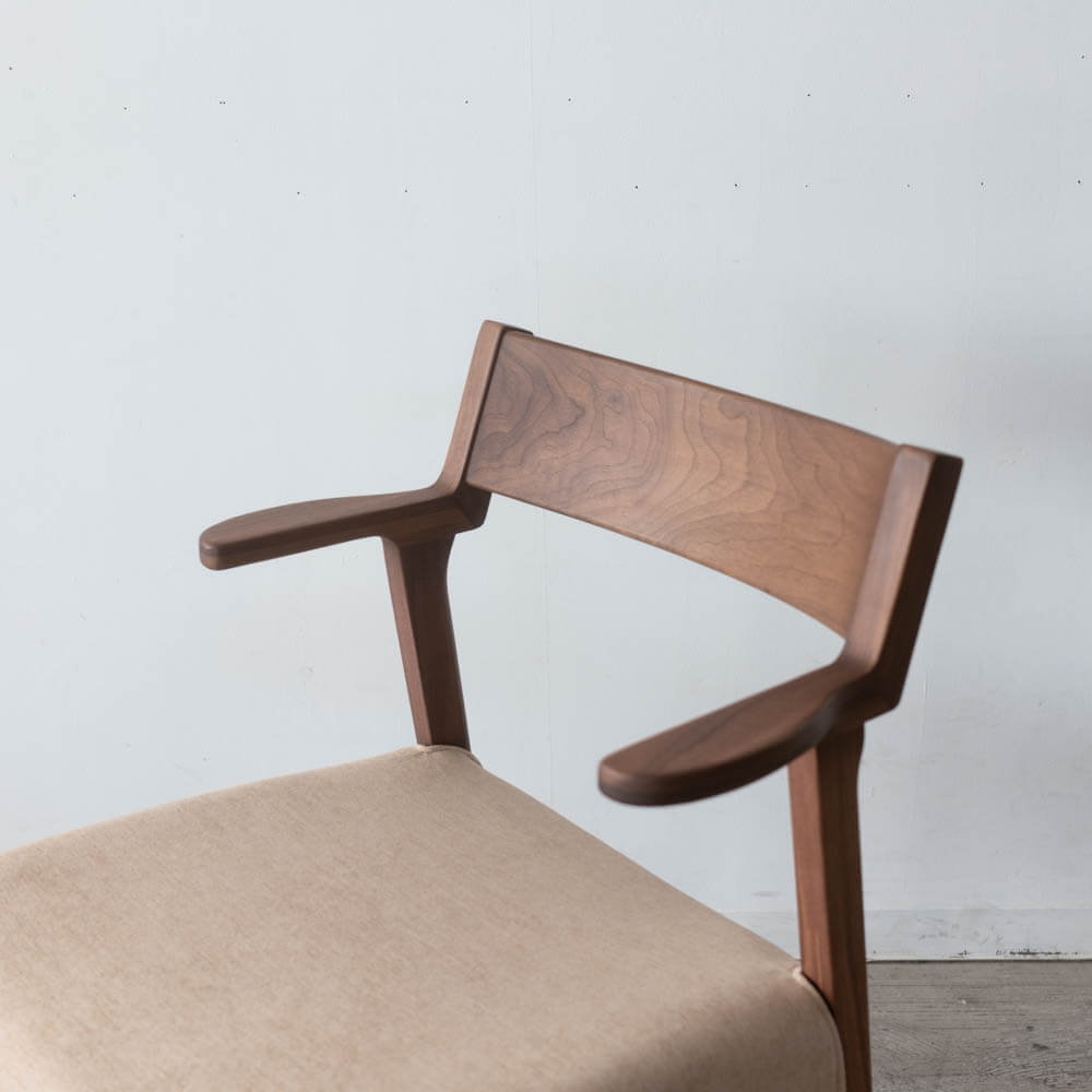 Primo 032 セミアームチェア WAL ウォールナット / ウレタン ST WN色