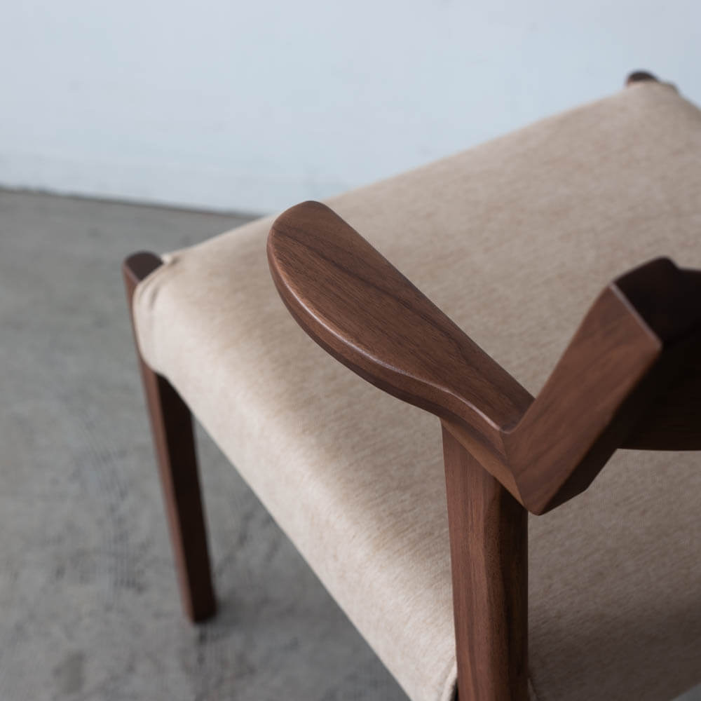 Primo 032 セミアームチェア WAL ウォールナット / ウレタン ST WN色