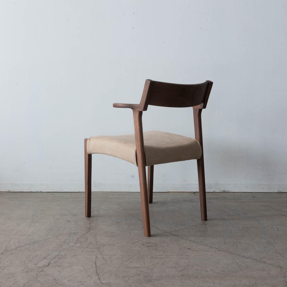 Primo 032 セミアームチェア WAL ウォールナット / ウレタン ST WN色